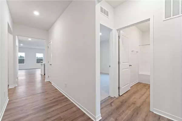 Liberty, MO 64068,520 Ella's WAY