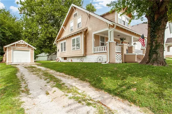 Sweet Springs, MO 65351,402 Bridge ST