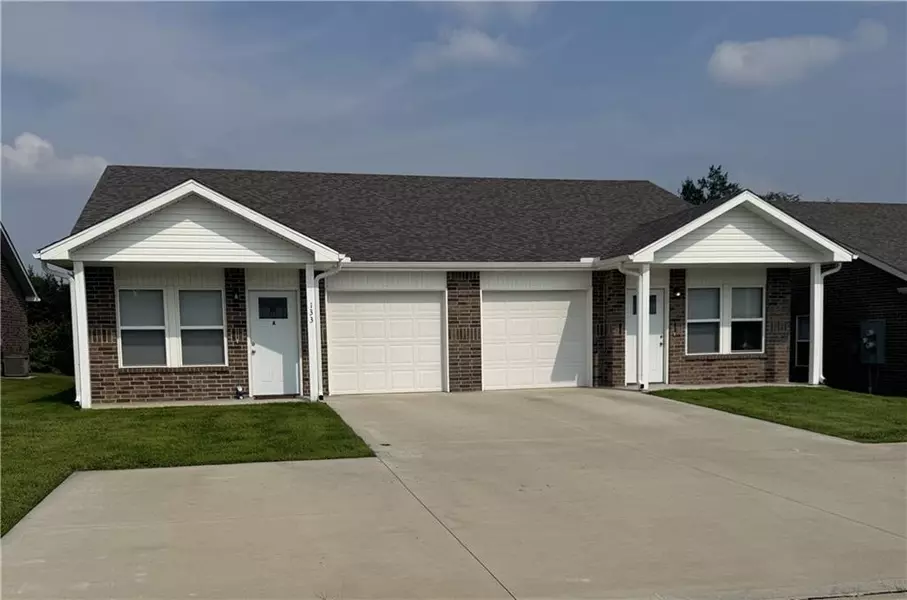 133 SW 145 RD, Warrensburg, MO 64093
