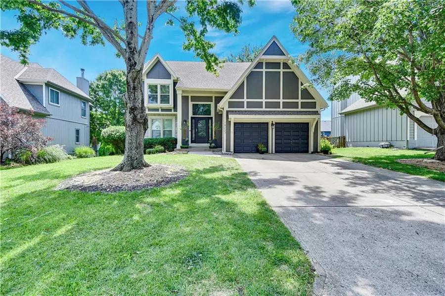 14223 W 121st ST, Olathe, KS 66062