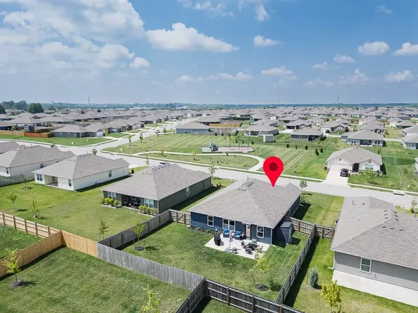 Blue Springs, MO 64014,8004 SE 6th ST