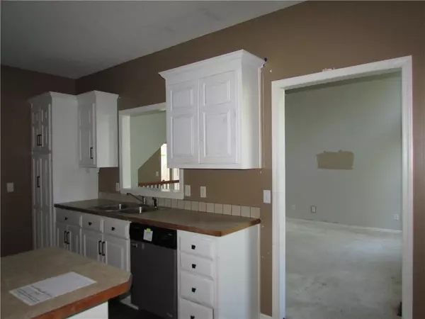 Paola, KS 66071,807 Redbud DR