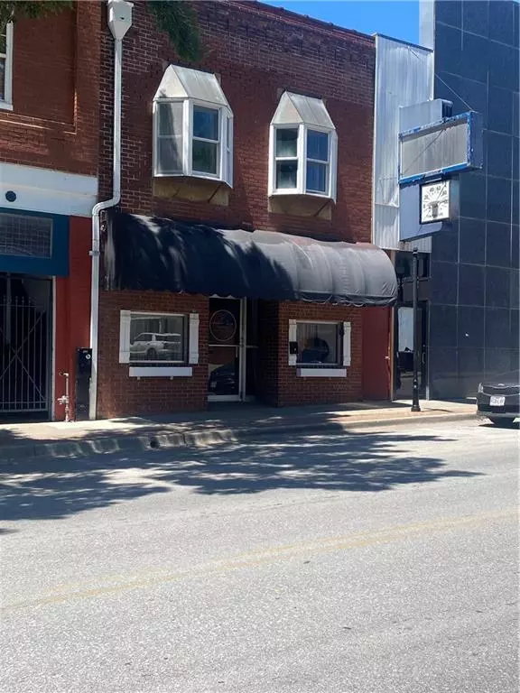 Warrensburg, MO 64093,114 N Holden ST