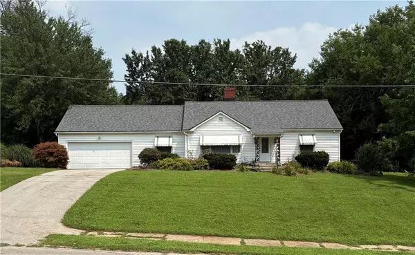 1706 N 2nd ST, Atchison, KS 66002