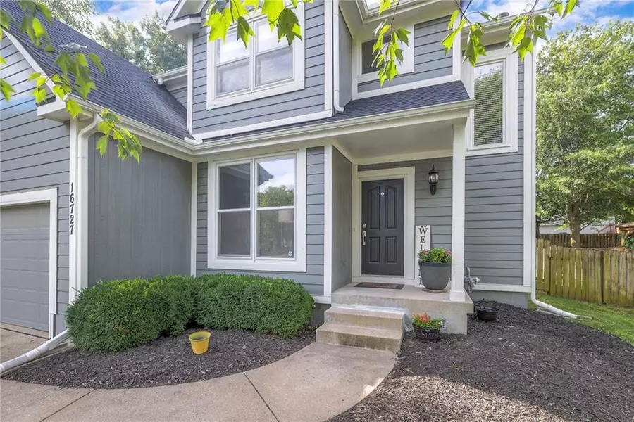 16727 W 156th ST, Olathe, KS 66062