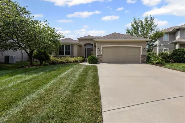 908 SE SIENNA CT, Blue Springs, MO 64014