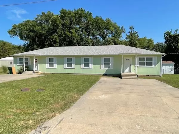 305 E Creager ST, Frontenac, KS 66763