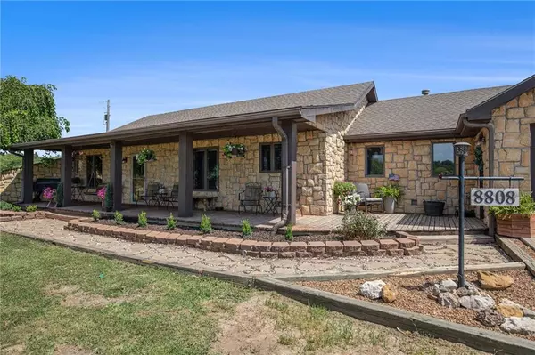 8808 D HWY, Napoleon, MO 64074