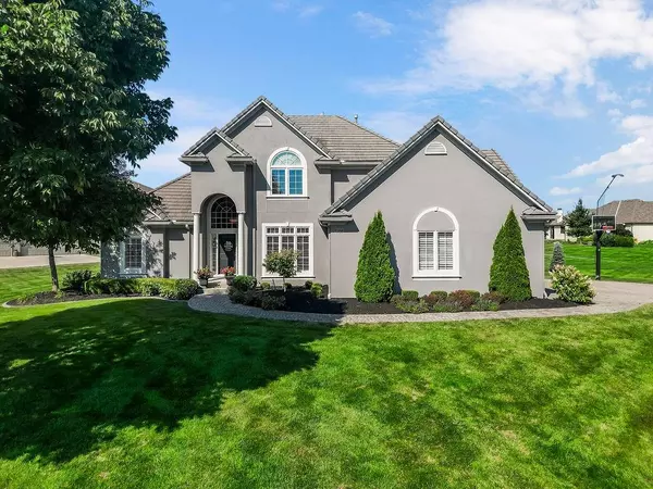 4721 SW Raintree DR, Lee's Summit, MO 64082