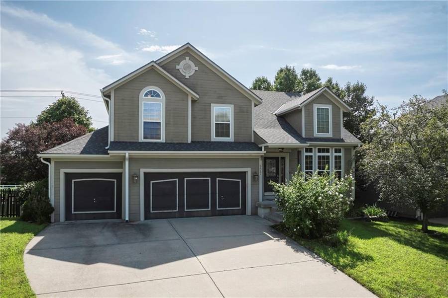 5817 Millbrook ST, Shawnee, KS 66218