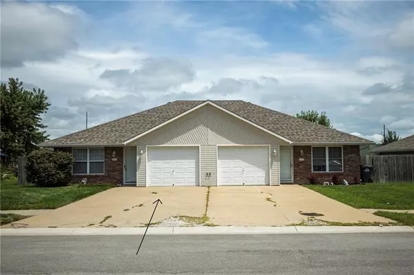 1414 SW Blue Branch DR, Grain Valley, MO 64029