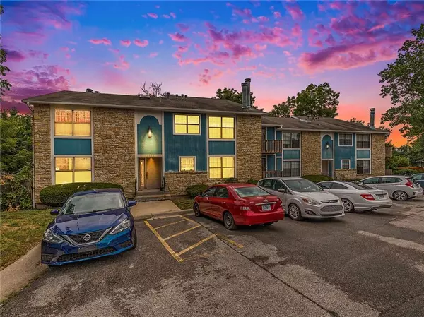 8153 Holmes #203 RD, Kansas City, MO 64131