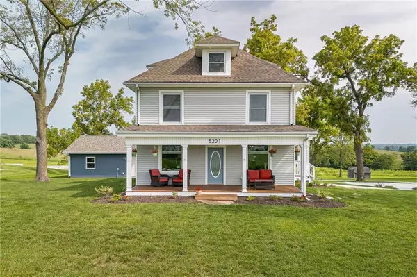 5201 Cook RD, St Joseph, MO 64505