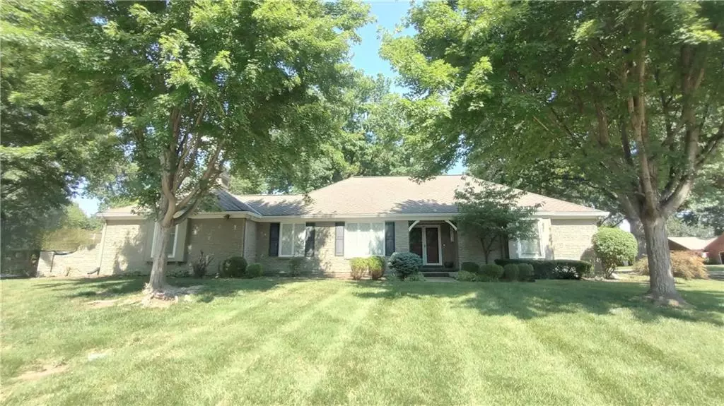 9975 Marty ST, Overland Park, KS 66212