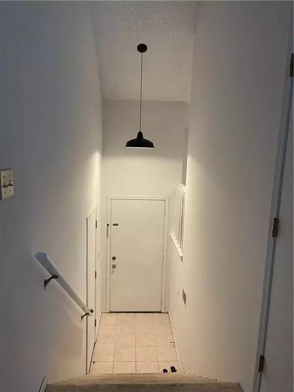 Gladstone, MO 64119,6025 N Kansas AVE