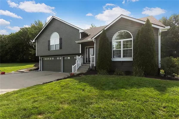 15205 Hills RD, Kearney, MO 64060