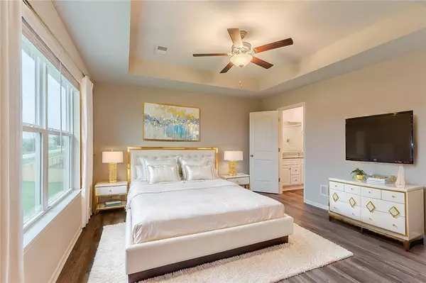 Peculiar, MO 64078,9806 E 219th CIR