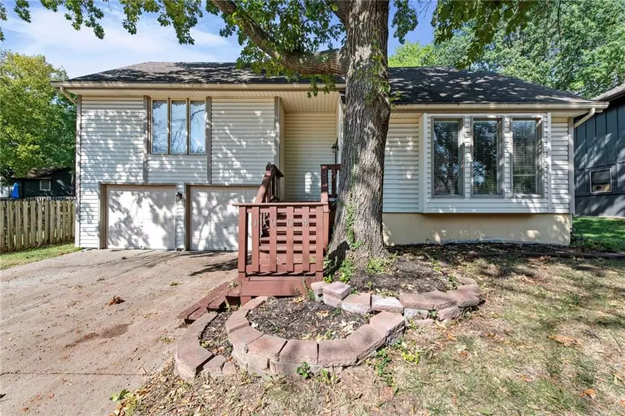 1004 NE 87th TER, Kansas City, MO 64155