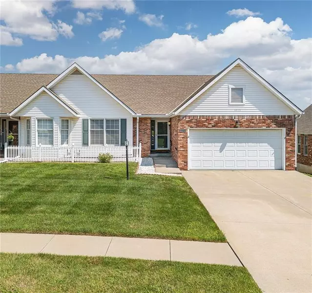 3915 Wellington DR, St Joseph, MO 64506