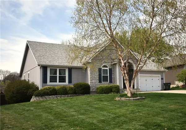 4236 Clayton CT, Leavenworth, KS 66048
