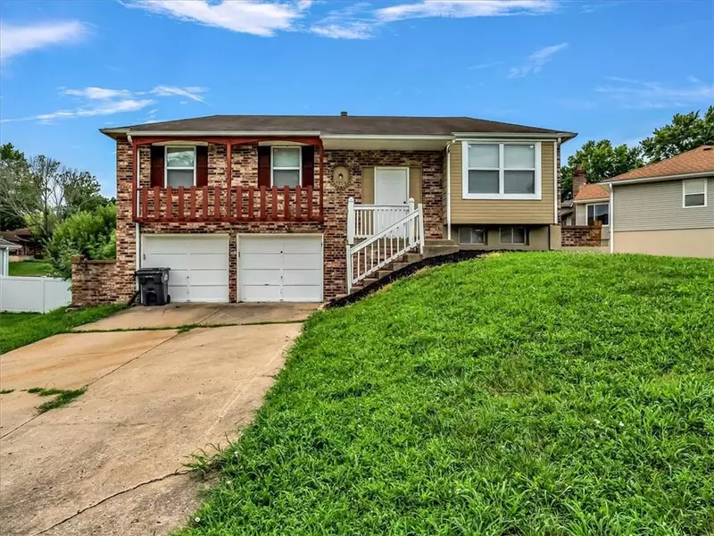 4804 NW DOWNING ST, Blue Springs, MO 64015