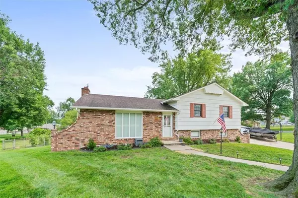 De Soto, KS 66018,8525 Penner AVE