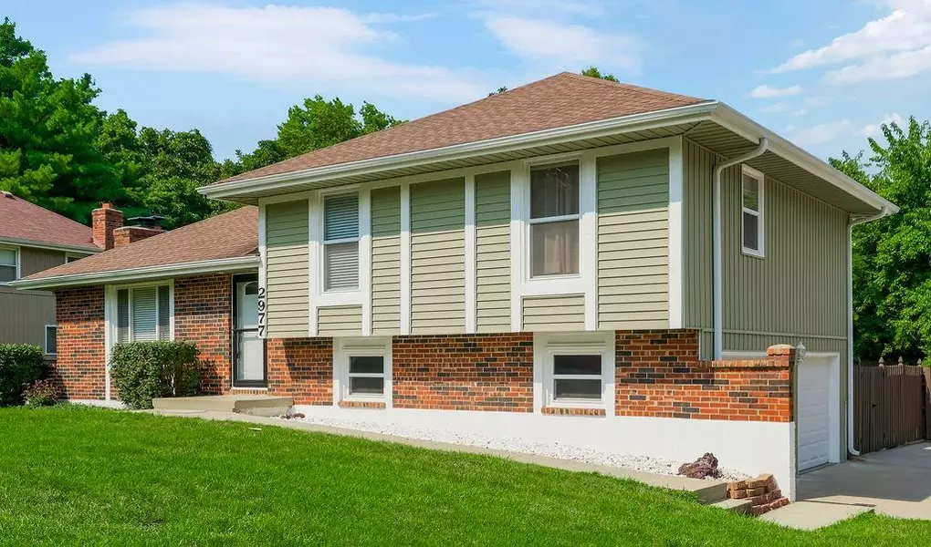 2977 IVA DR, Independence, MO 64057