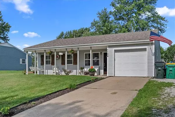 1102 W 3rd ST, Edgerton, KS 66021