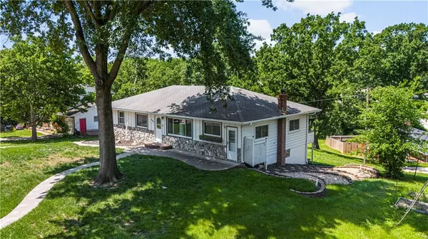 2800 S Cedar Crest TER, Independence, MO 64057