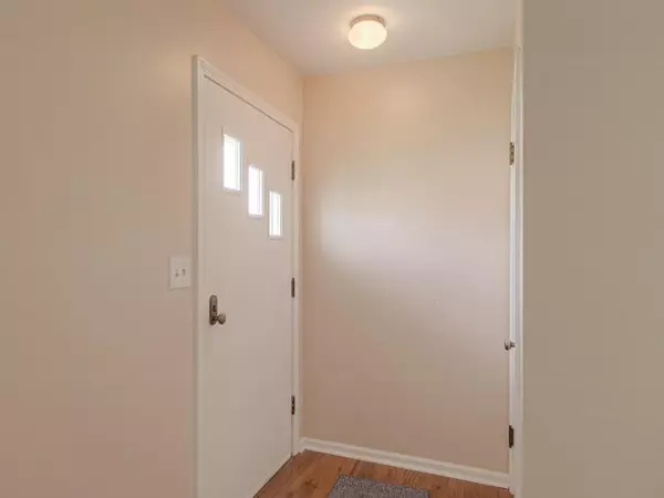 Gladstone, MO 64118,805 NE 72nd ST