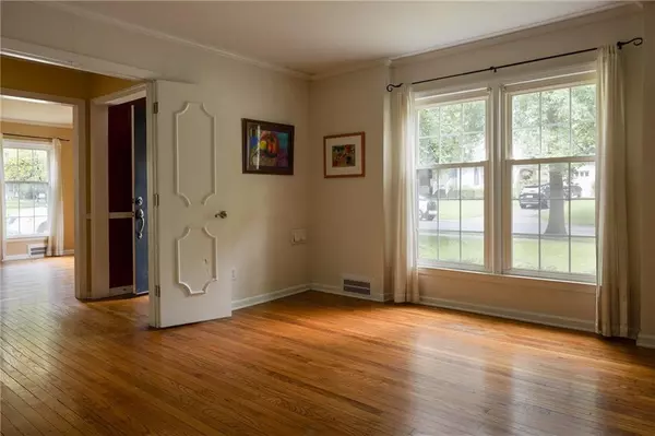 Prairie Village, KS 66208,2207 W 79th TER