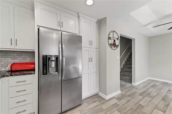 Olathe, KS 66062,2128 E ARROWHEAD CIR