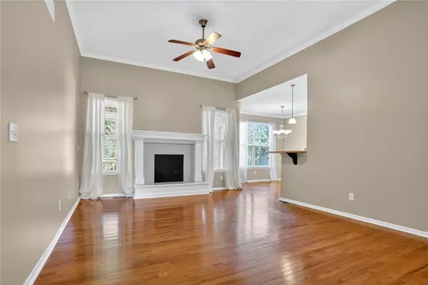 Riverside, MO 64150,5038 NW Woodside DR