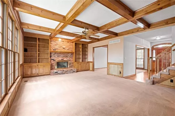 Leawood, KS 66209,6001 W 123rd ST