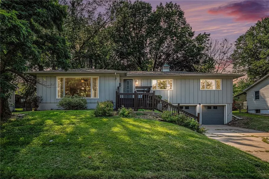 7300 Harvard AVE, Raytown, MO 64133