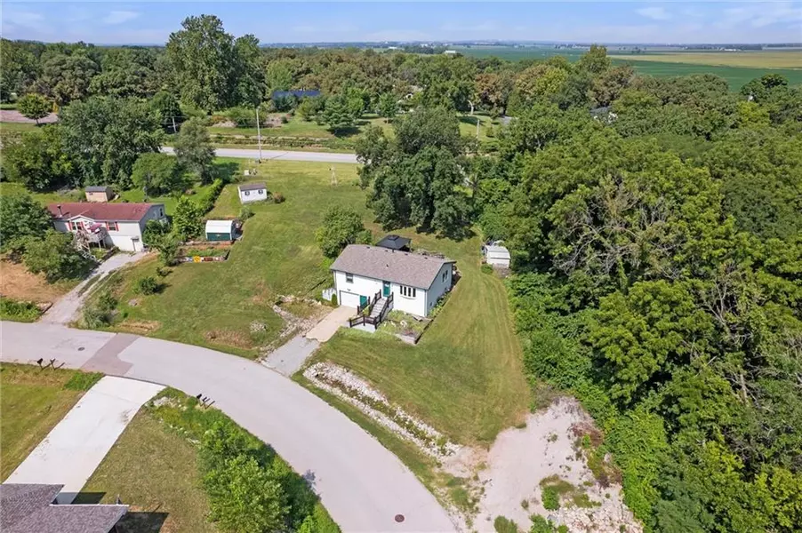 77 Stevens RD, Eudora, KS 66025