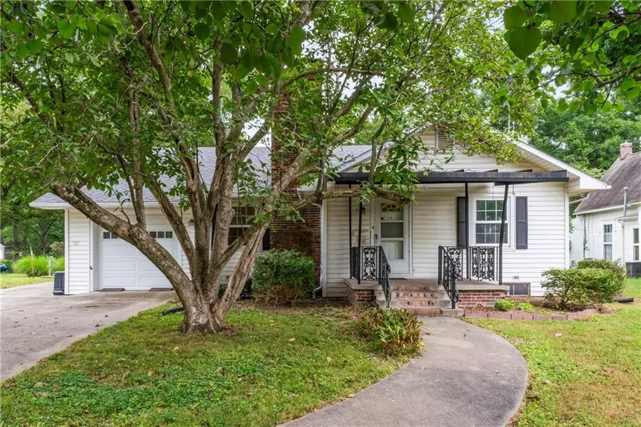 721 Bridge ST, Sweet Springs, MO 65351