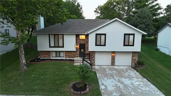 14401 Saint Andrews DR, Grandview, MO 64030