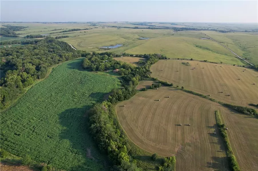 Sycamore Creek RD, Alta Vista, KS 66834