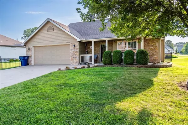 1512 Acorn ST, Eudora, KS 66025