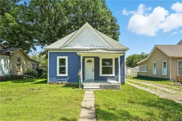 Ottawa, KS 66067,827 N Main ST