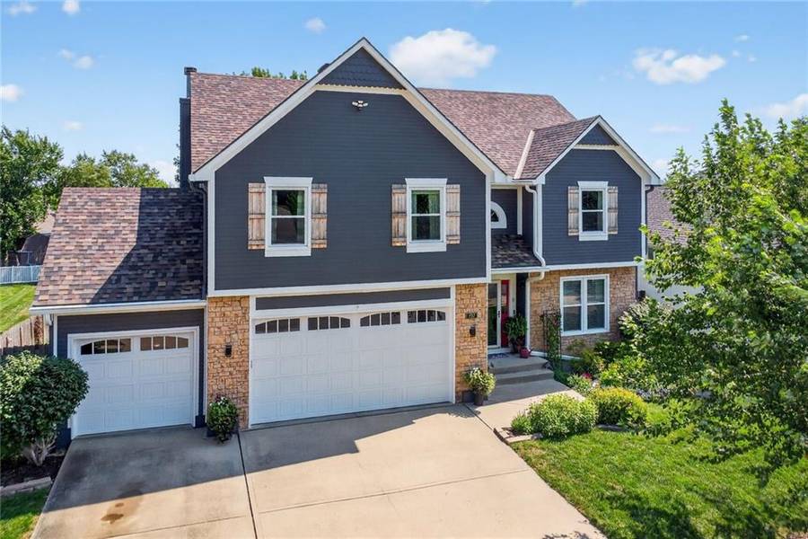 297 W Westhoff PL, Gardner, KS 66030