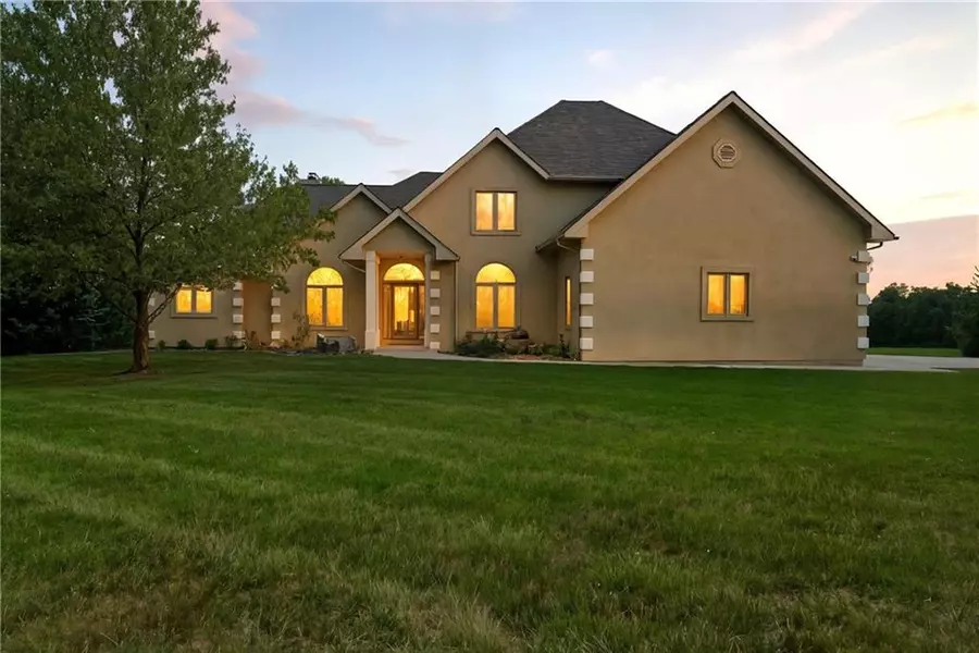 23775 Old Kansas City RD, Spring Hill, KS 66083