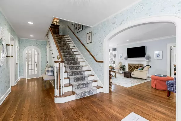 Mission Hills, KS 66208,6141 Mission DR