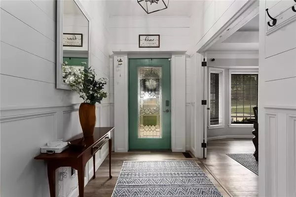 Lee's Summit, MO 64064,622 NE Fairington CT