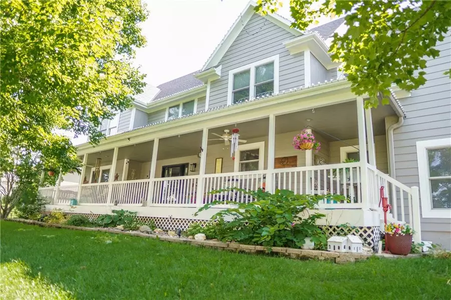 1705 SE Holstein DR, Oak Grove, MO 64075