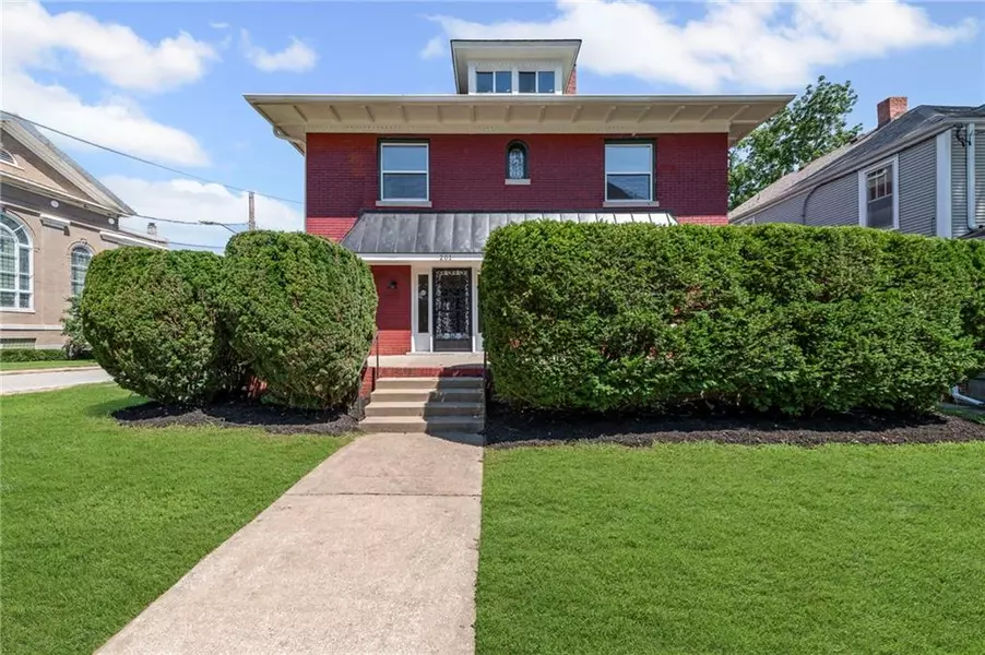 201 S Pleasant ST, Independence, MO 64050