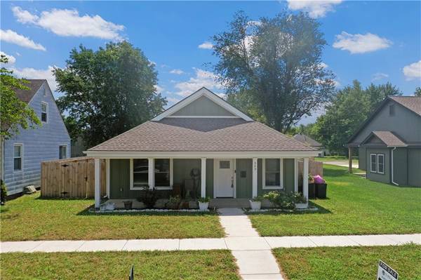 303 W Broadway ST, Higginsville, MO 64037