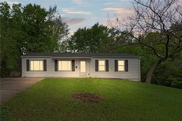 15016 Fuller ST, Grandview, MO 64030