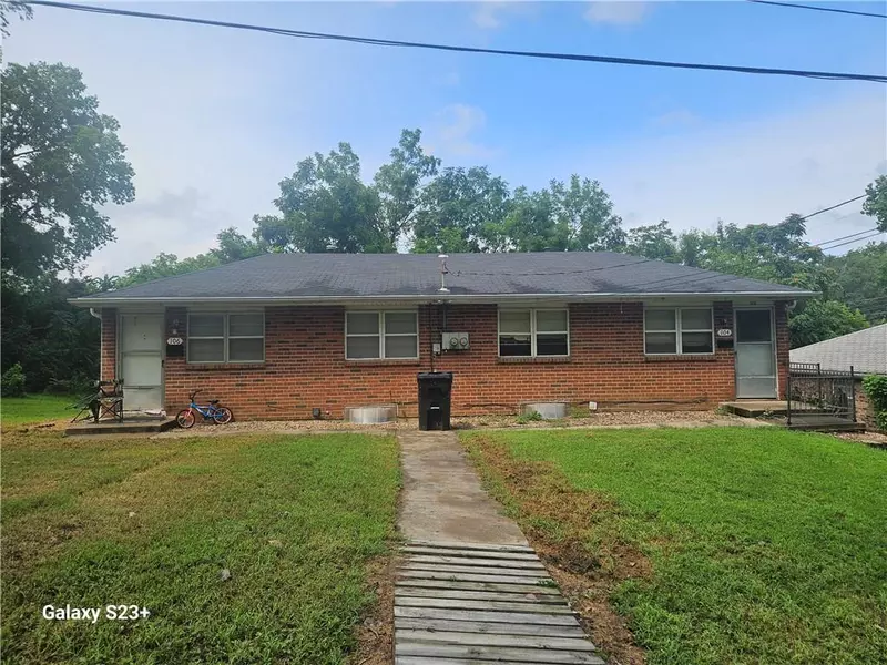 104-106 S Oxford AVE, Independence, MO 64053